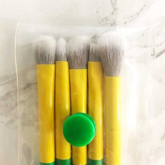 NEW Lavish Brushes 5-Piece Essential Eye Brush Collection in Green & Yellow - Picture 5 of 5